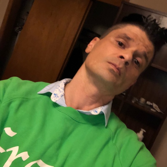 Meet your Posher, Chris - Picture 2 of 3